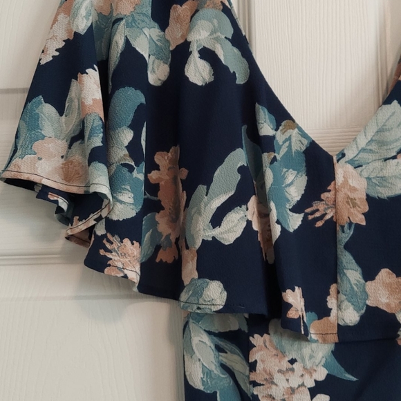 Donated - Love & Piece Floral Jumpsuit With Criss Cross Back - Picture 4 of 8